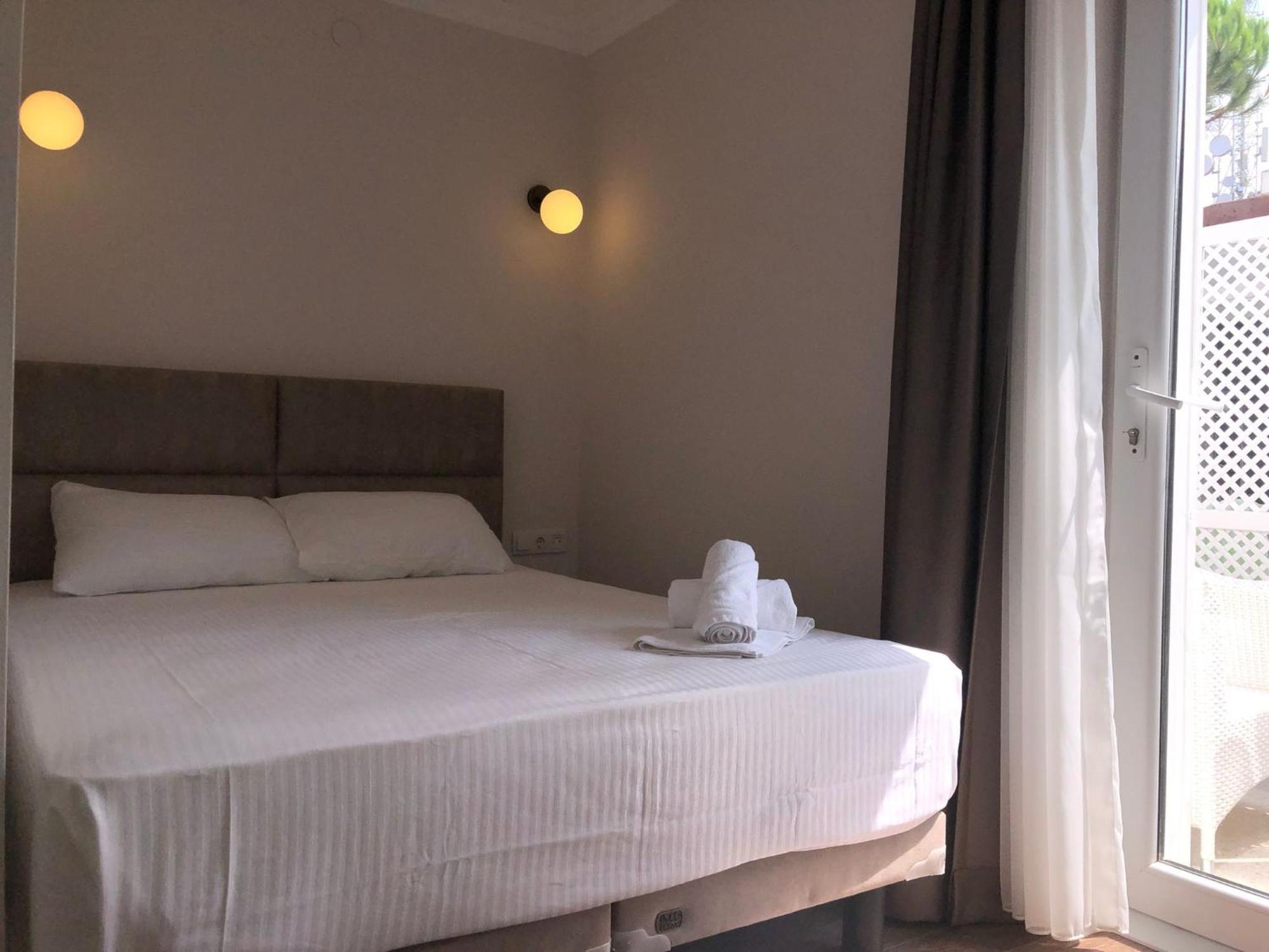 Hi Hotel Ivy Bueyuekada Adalar Esterno foto
